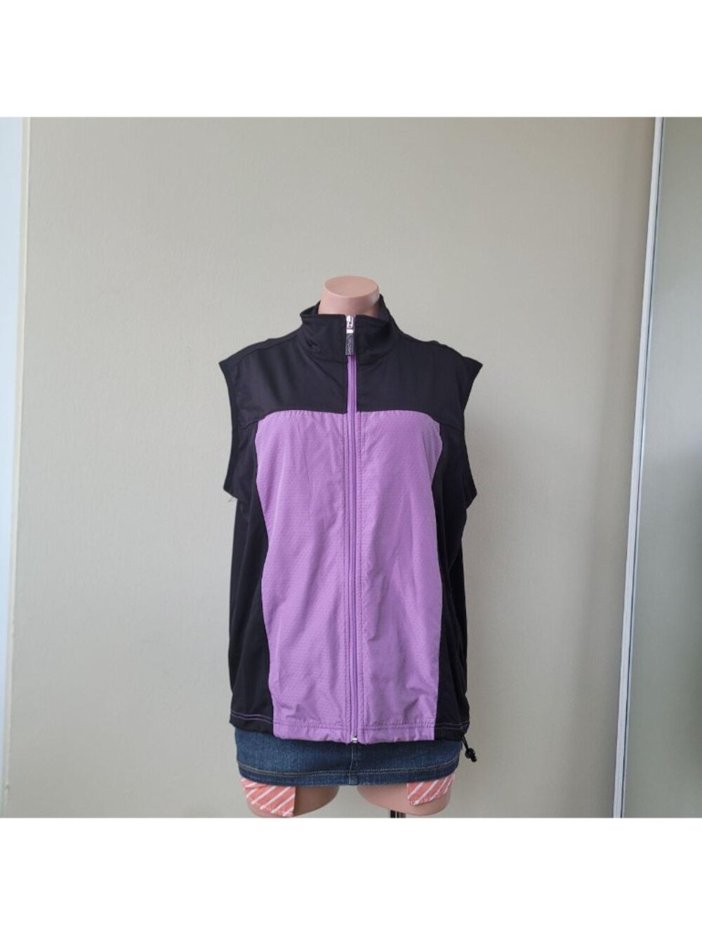 Curves Deep Black &amp; Purple Multi-Pocket Utility Windbreaker Vest (1X)